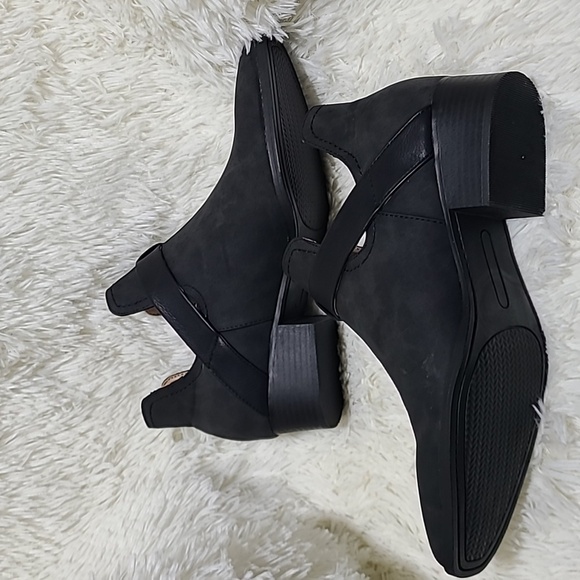 WONDERLY Black Ankle Boots with Buckle 1.4" Heel - Size 8.5M - Picture 4 of 14
